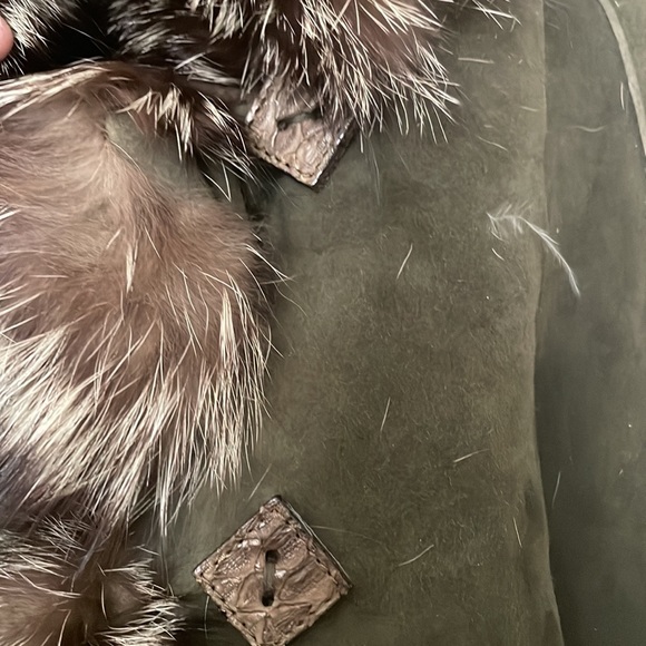 Olive green shearling coat,w/ snake trim, and fur collar- square button closure. - Picture 5 of 8